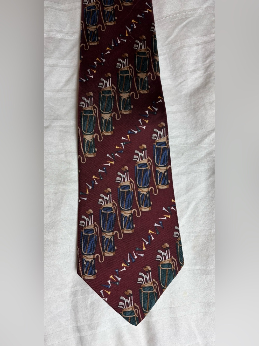 SILK Men's Burgundy Golf Print Tie by Roundtree & Yorke
